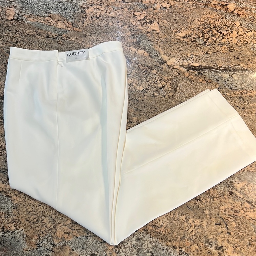 NWT AUDREY Trousers